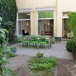 Pauline Loveling Apartment With Quiet Garden And 2 Bathrooms
