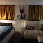Nice And Cosy Place With Jacuzzi And Sauna To Relax In The Centre Of Antwerp