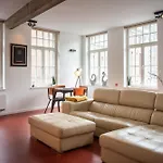 Light And Airy Apartment On Top Location - Industria In Historical Center