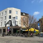Trendy Studio At Top Location