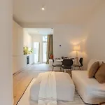 Huswell - Cozy Apartment In The Citycenter With Cute Balcony