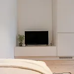 Huswell - Cozy Apartment In The Citycenter With Cute Balcony