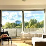 Charming Light-Filled Apartment Near Central Station