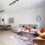 Inviting And Bright 7-Person Apartment In Antwerp