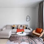 Inviting And Bright 7-Person Apartment In Antwerp