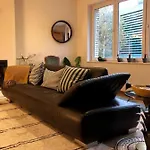 Stylish & Spacious Flat Viewing The Lovely Mas