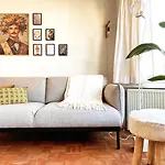 Artist\'S Nest Apartment
