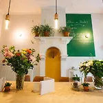 Charlie\'s Bed&Breakfast