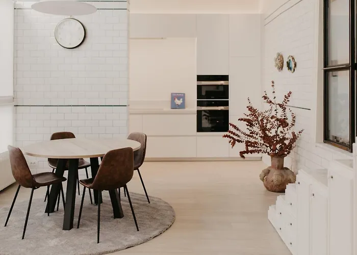 Blue Bird Residence Suite Moriaan