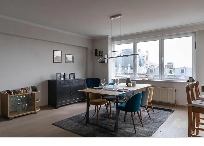 Ruim Appartement Met Prachtig Zicht Op A+ Locatie!