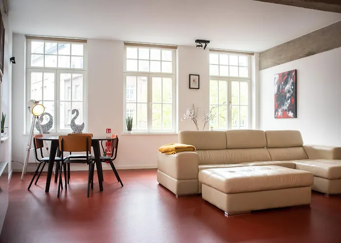 Light And Airy Apartment On Top Location - Industria In Historical Center