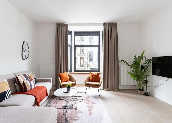 Inviting And Bright 7-Person Apartment In Antwerp