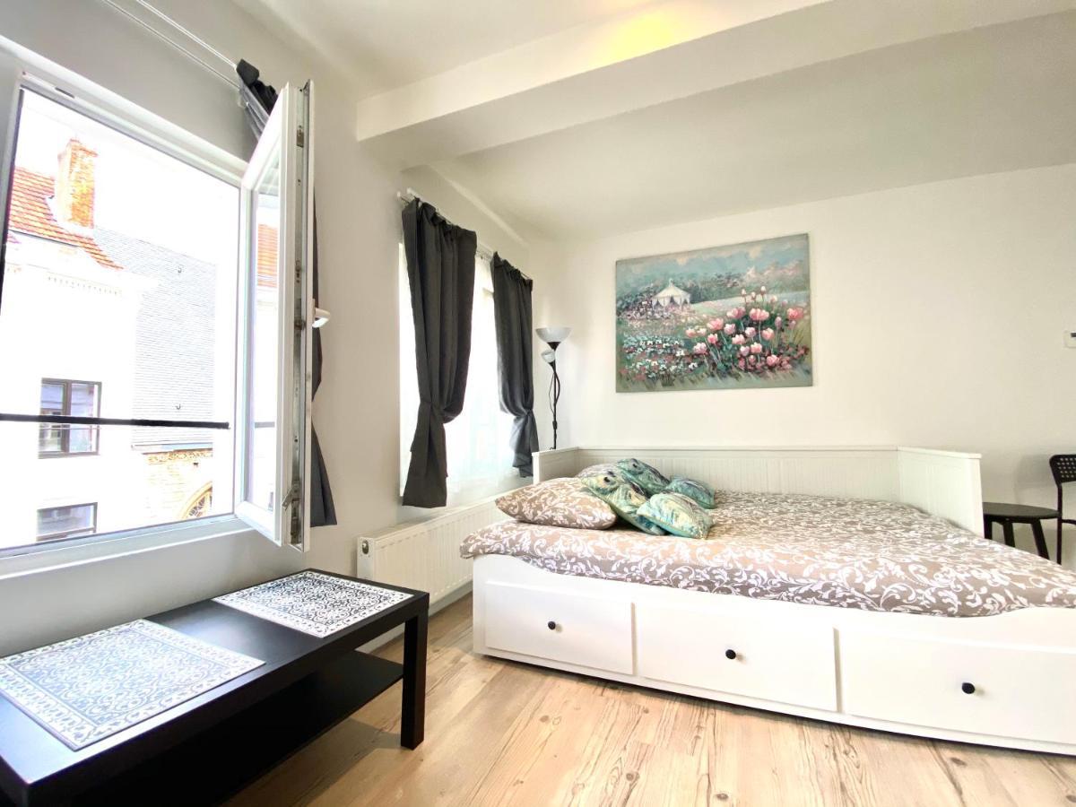 Apartment Bonjour сentre 3
