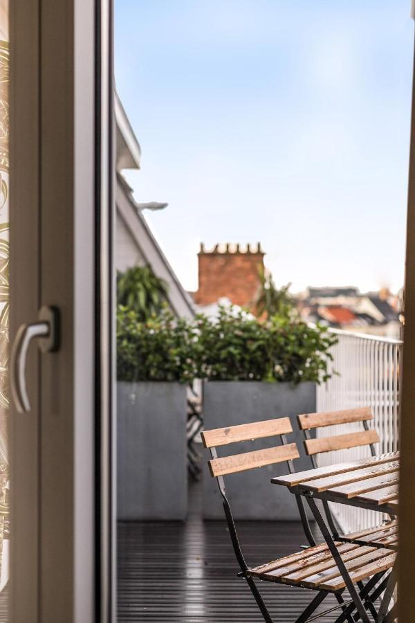 Museum Garden Views Luxury Apartment