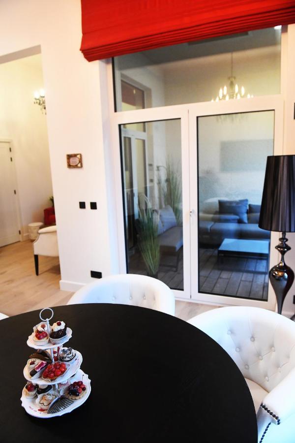 La Cour D'honneur - Meir Apartment *