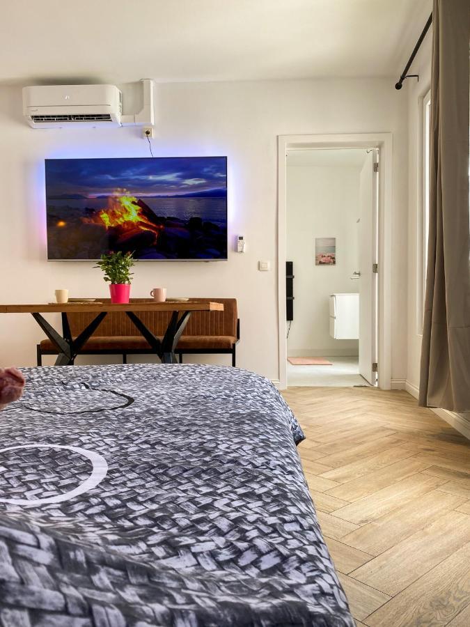 Apartment Center In Quiet Street & Airco Antwerp