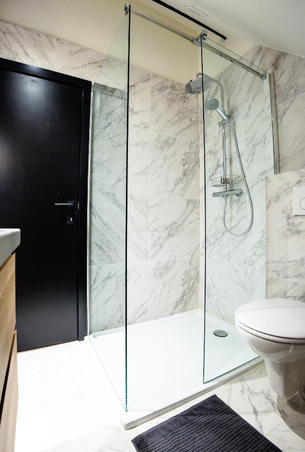 Luxury Suites Ambassador Apartment *