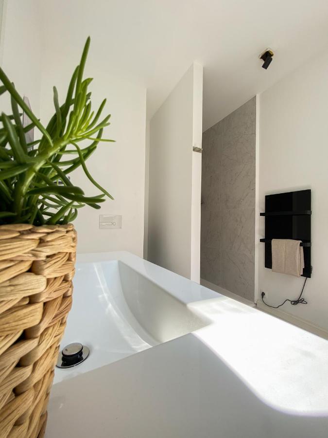 Center In Quiet Street & Airco Apartment Antwerp