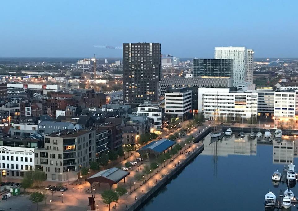 Appartement Uniek - Mooiste En Hoogste Uitzicht Op Antwerpen! - Incl Gratis Parking