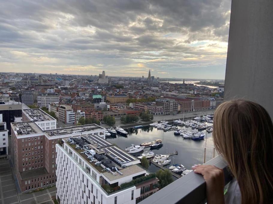 Uniek - Mooiste En Hoogste Uitzicht Op Antwerpen! - Incl Gratis Parking Appartement *