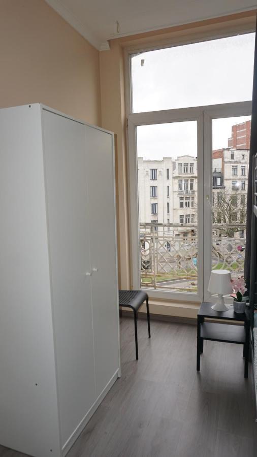 Plantin 3 Sleeping 2 Bathrooms. Apartment Antwerp