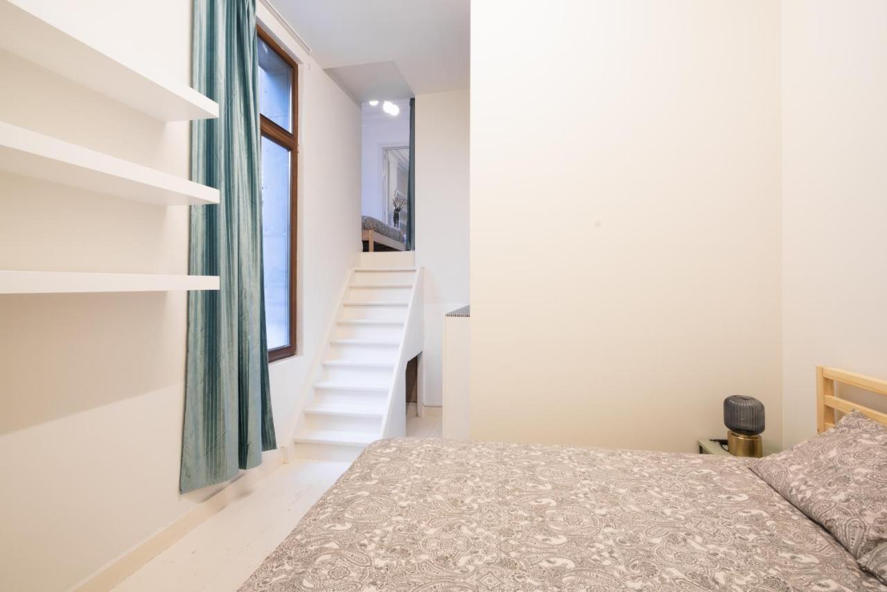 National Street Apartment
