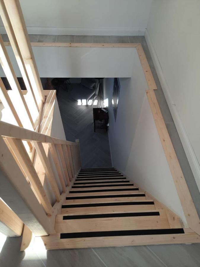 Center In Quiet Street & Airco Apartment Antwerp