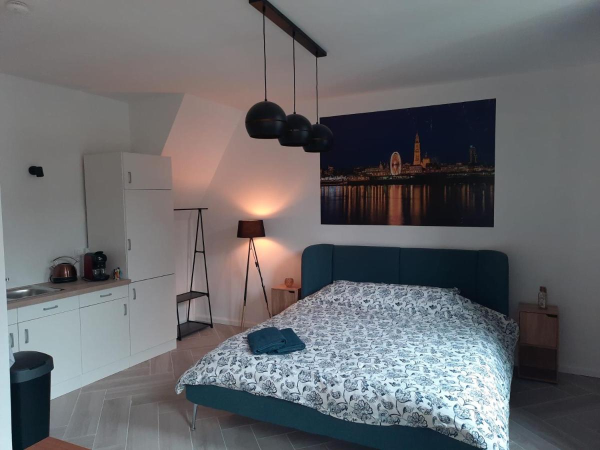 Center In Quiet Street & Airco Apartment