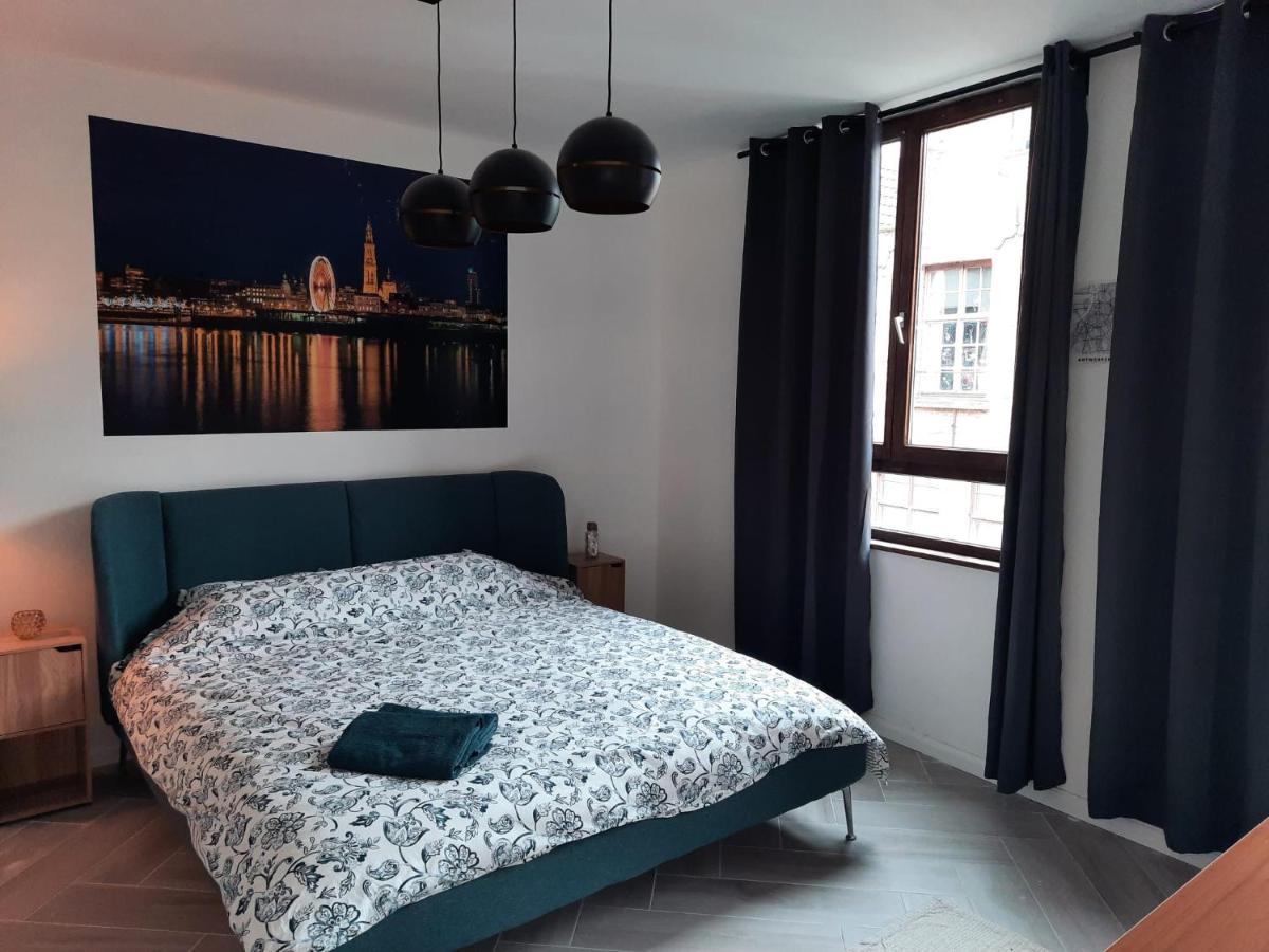 Center In Quiet Street & Airco Apartment Antwerp