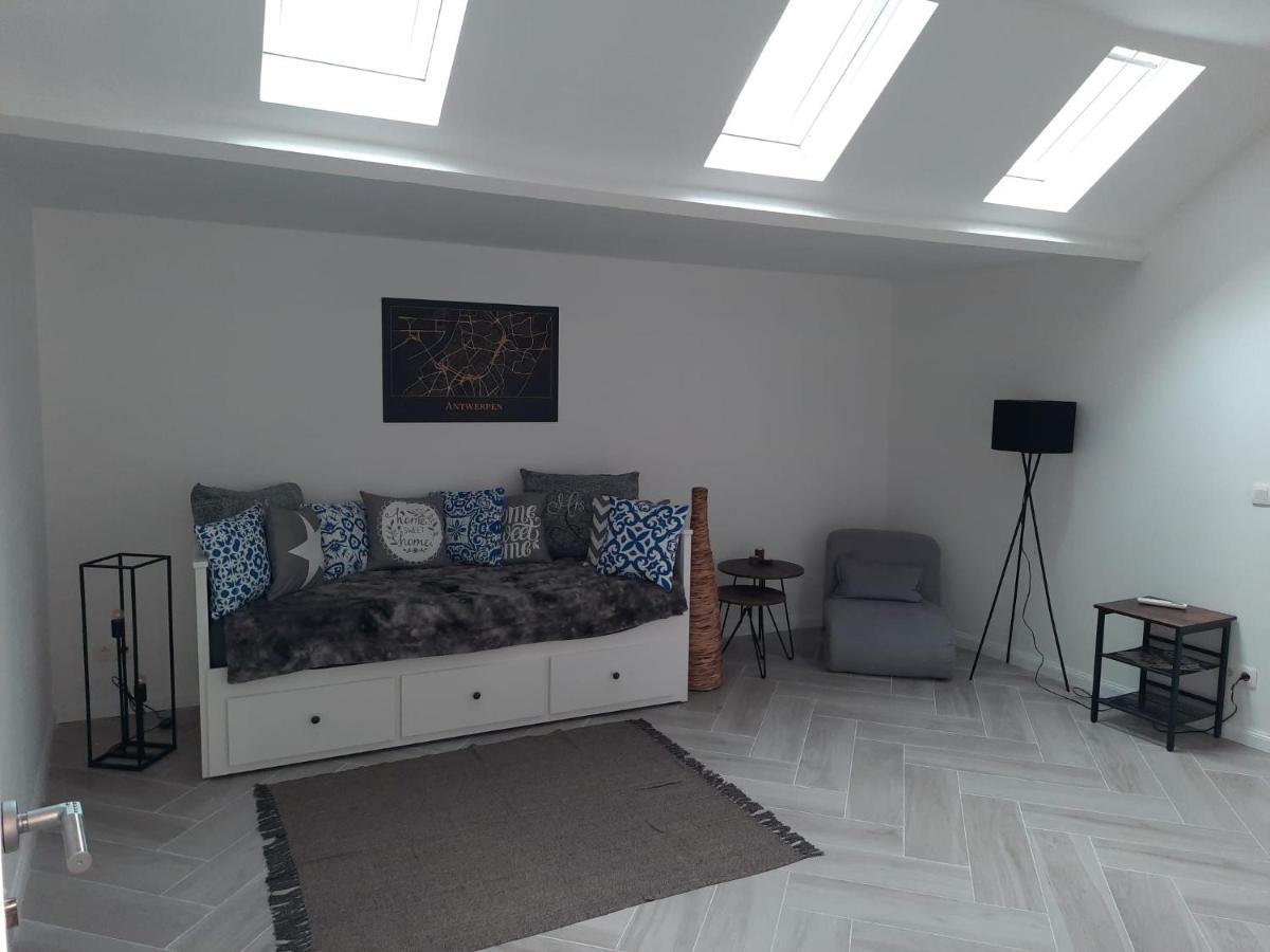 Center In Quiet Street & Airco Apartment