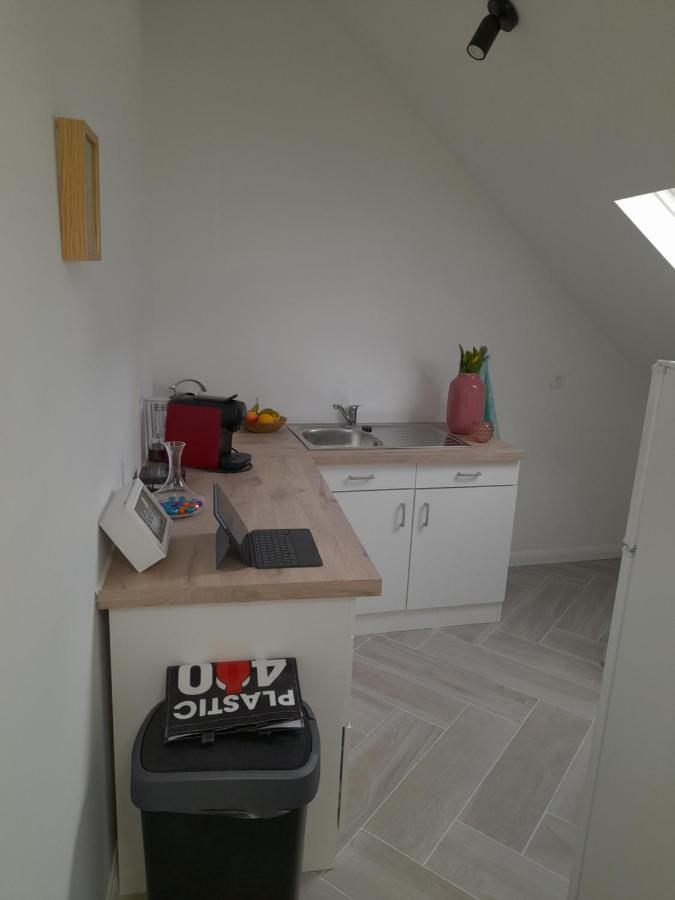 Apartment Center In Quiet Street & Airco *