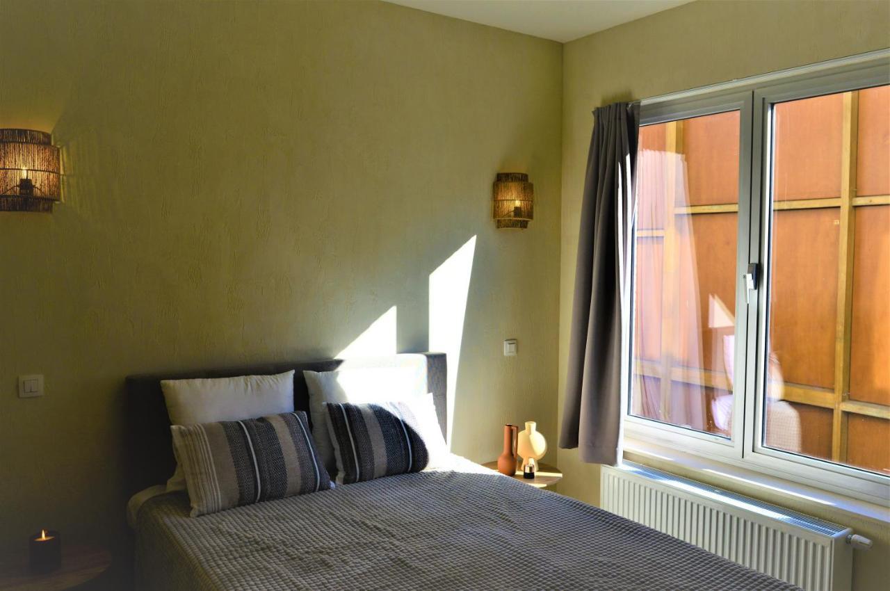 Downtown 1bdr 4 *