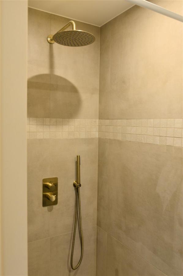 Apartment Downtown 1bdr 4 *