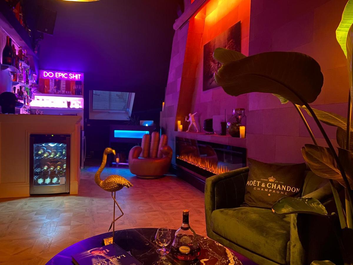 Apartment Loco Paradiso - Two Kingsize Beds, Outdoor Terrace, Dj Booth, Bar, Cinema, Bathtub, Kitchen, Airco