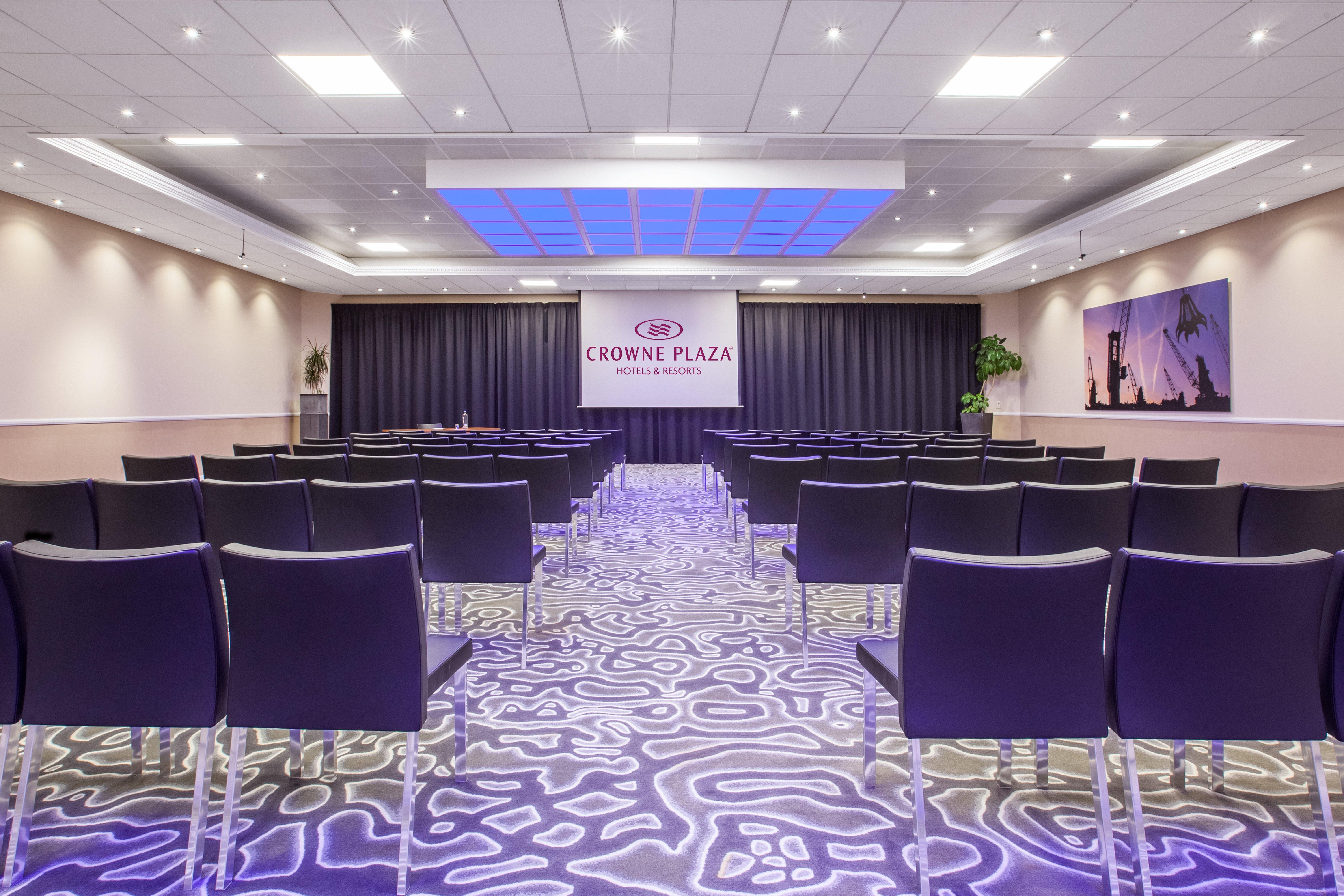 Crowne Plaza By Ihg Hotel