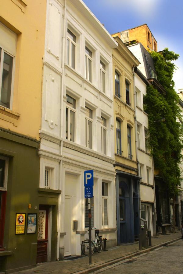 White House Apartment *
