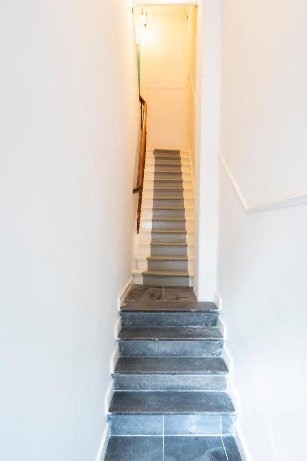 Shway - The Handshake House Antwerp