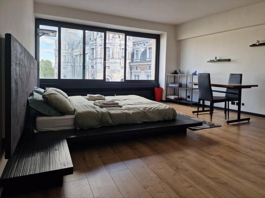 Stunning View + Japan Design Bed @ Station