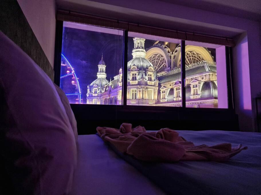 Stunning View + Japan Design Bed @ Station Apartment Antwerpen