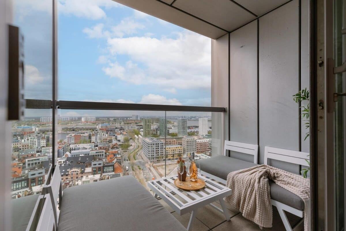 Huswell - With Beautiful View Of Vakantiehuis *