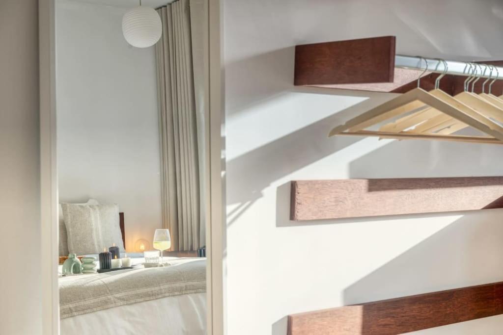 Cozy Retreat In With Balcony