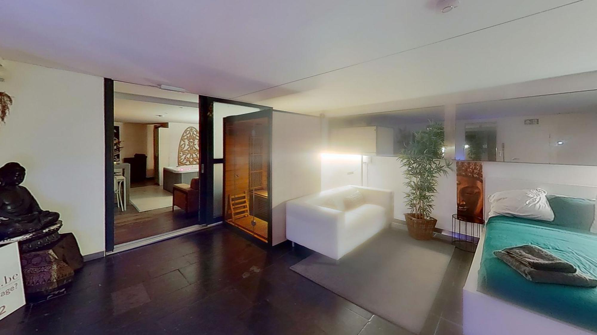 And Cosy Place With Jacuzzi And Sauna To Relax In The Centre Of Apartment