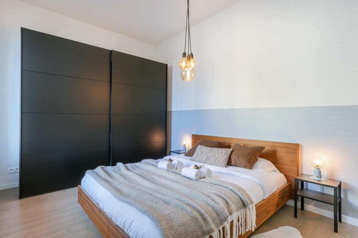 House With Large And Sunny Terrace Vakantiehuis
