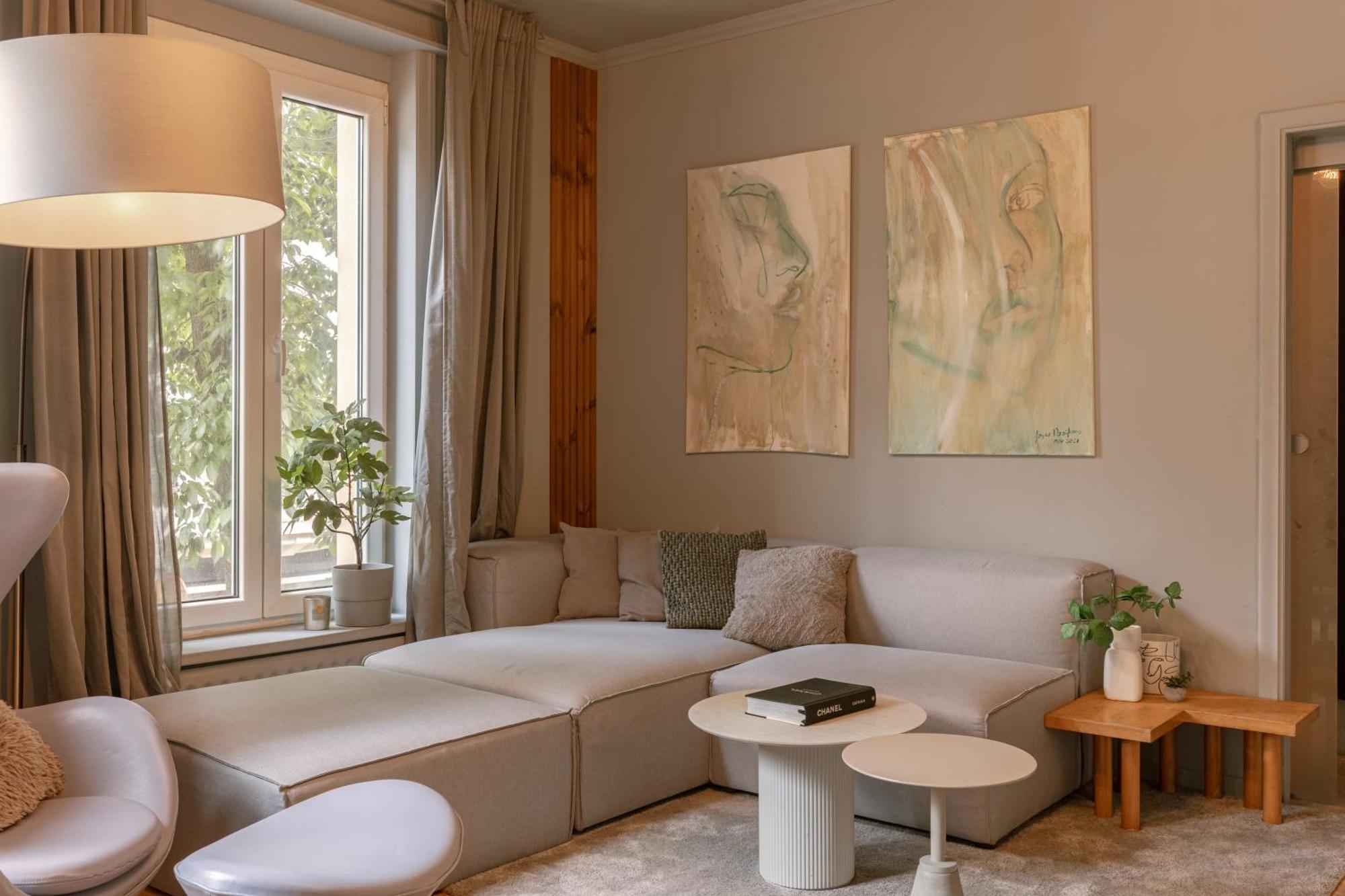Huswell - Cozy In Center Of - Pets Welcome! Apartment *