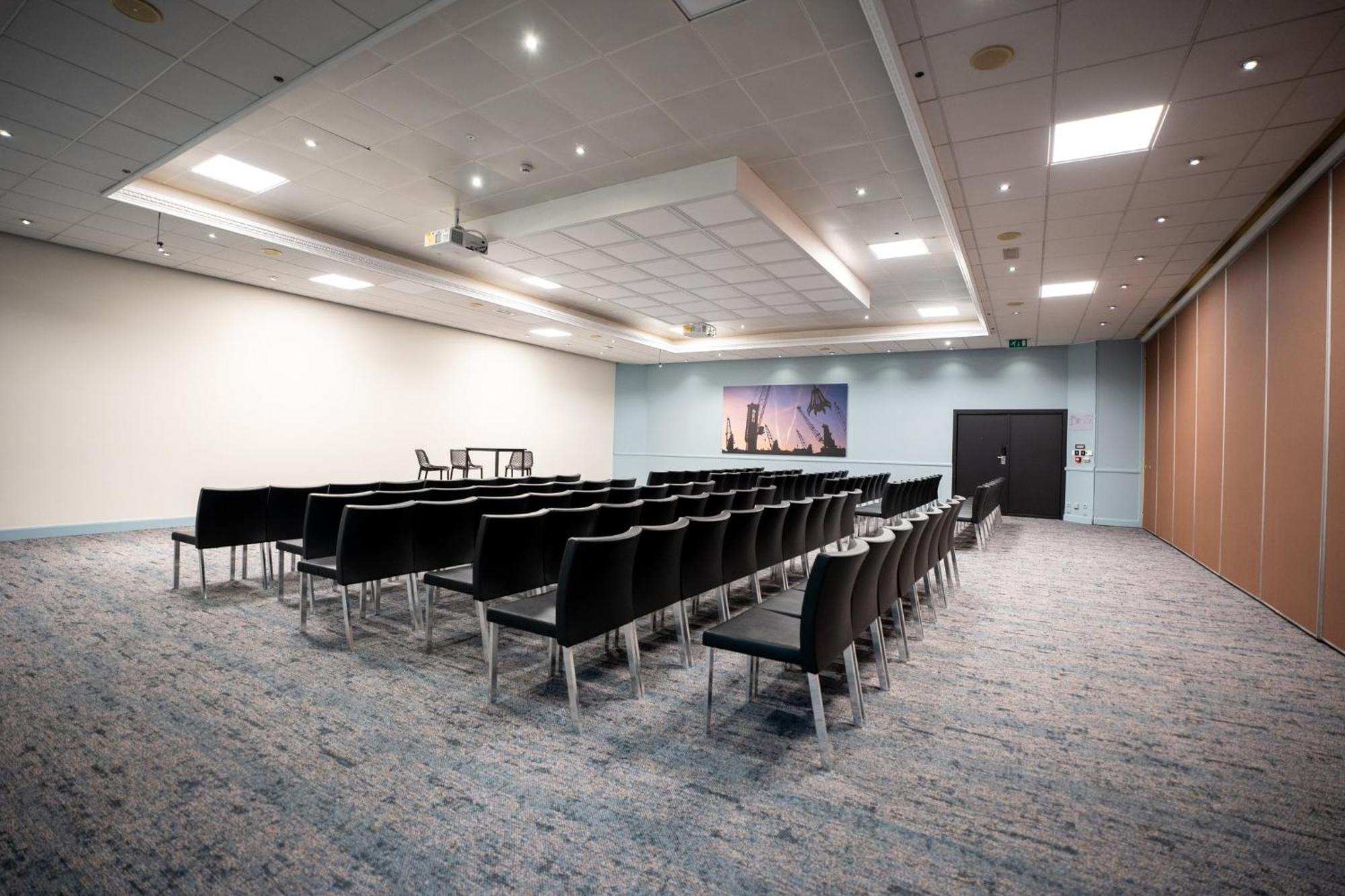 Crowne Plaza By Ihg