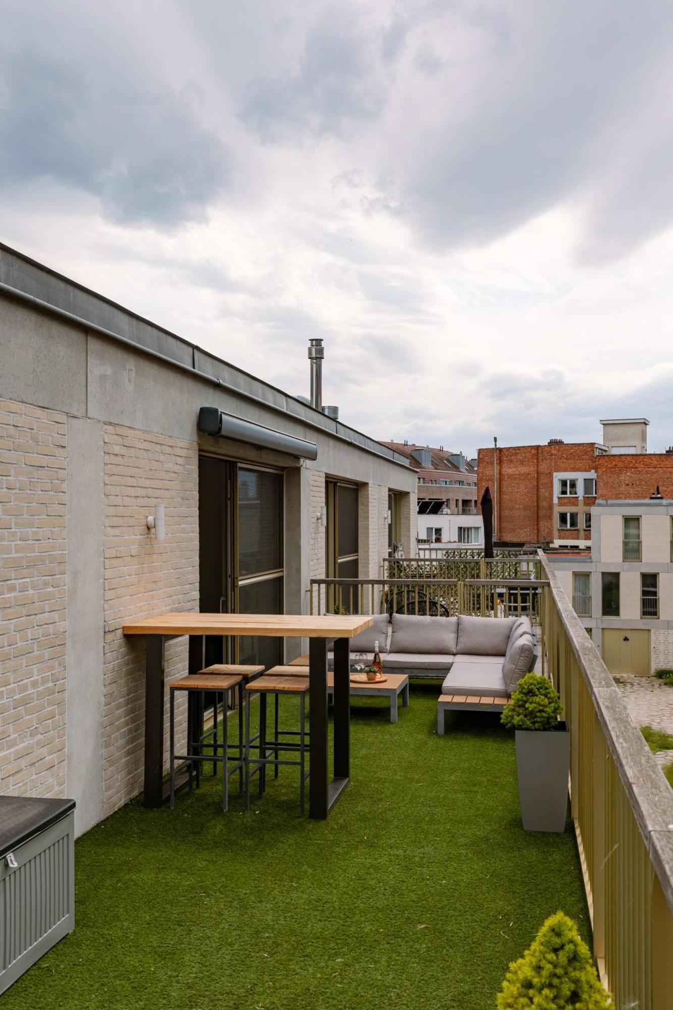 Modern With Large Terrace Apartment