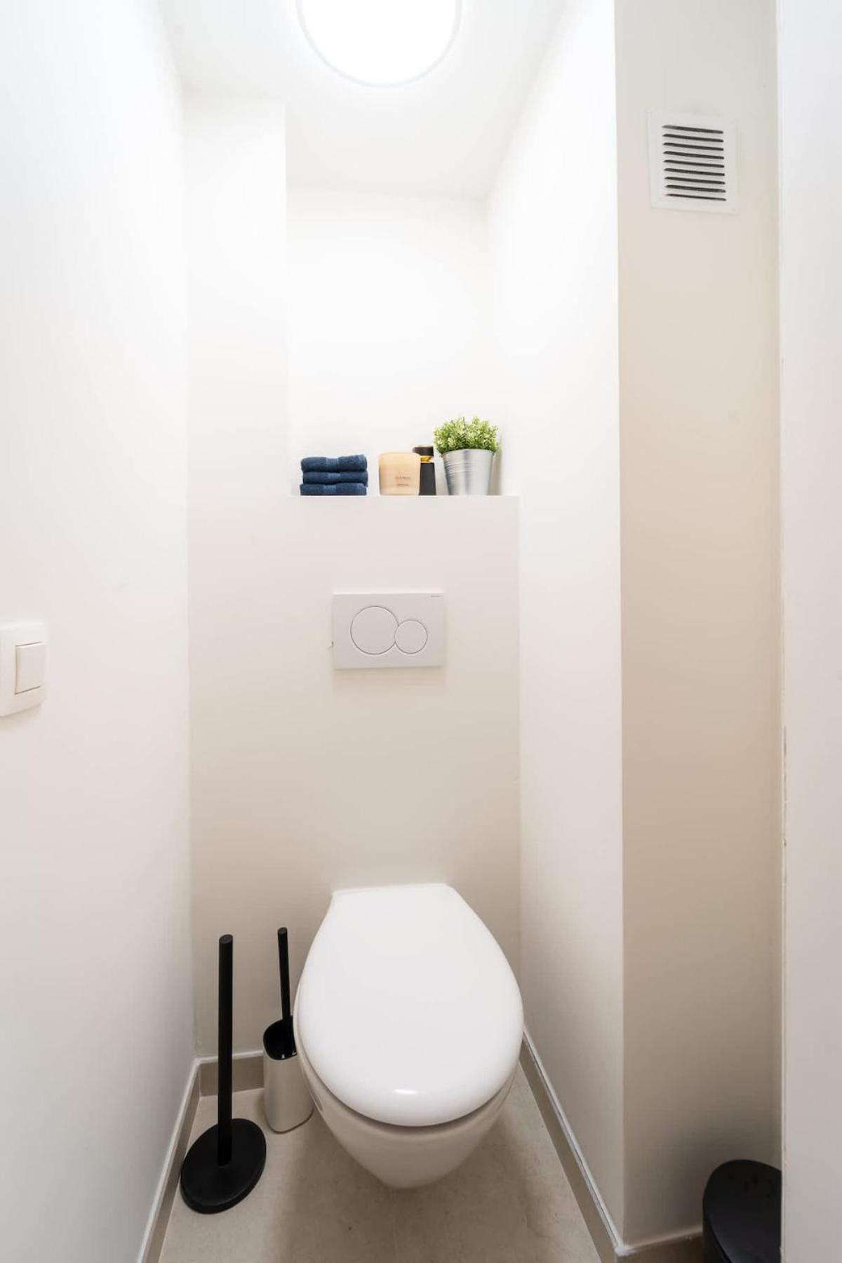 Charming For 3 In The Heart Of *