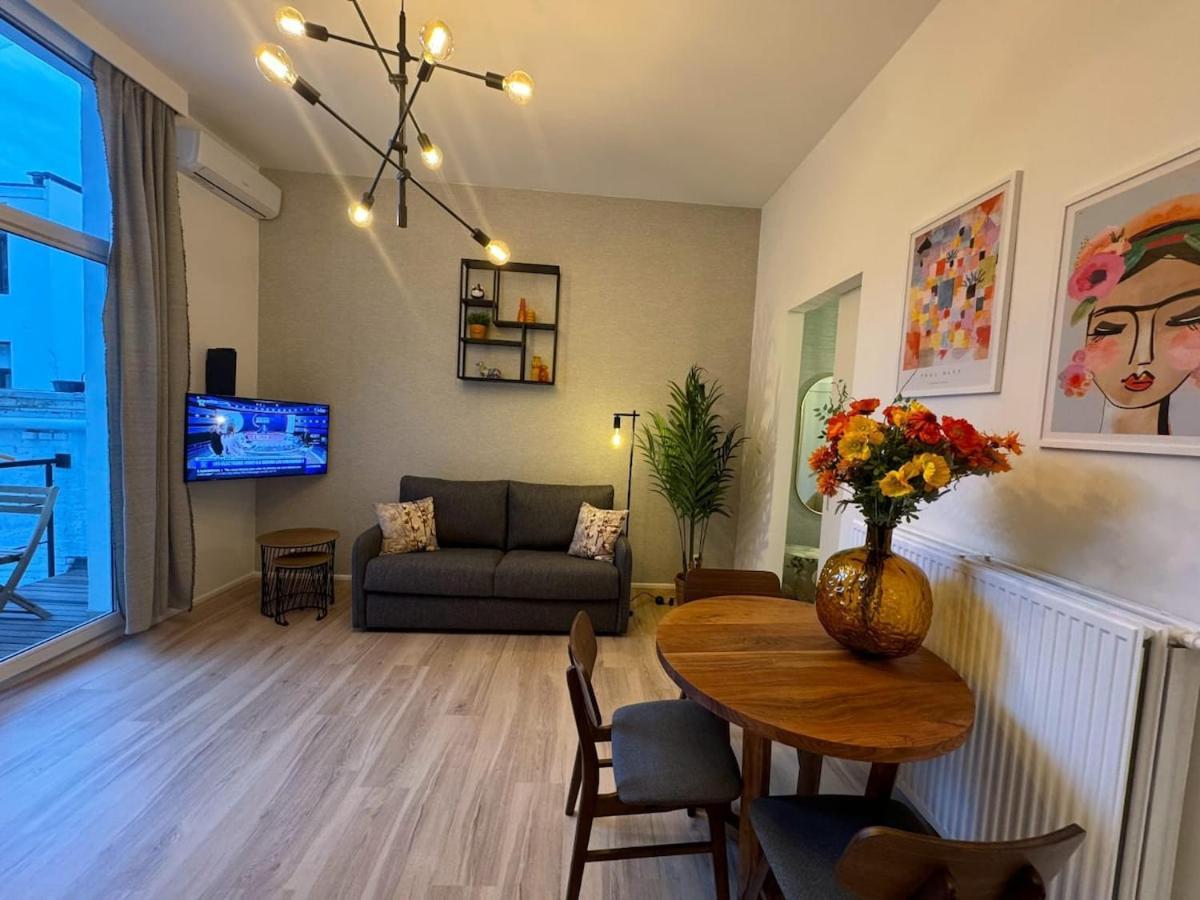 Luxury Royal By Rikas Apartment *