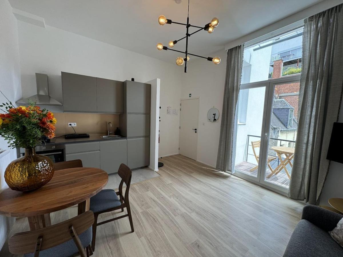 Luxury Royal By Rikas Apartment