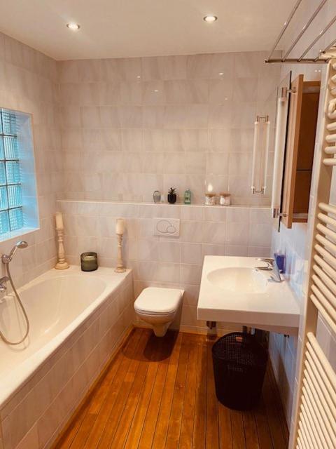 Charming & Spacious Duplex Viewing The Lovely Mas